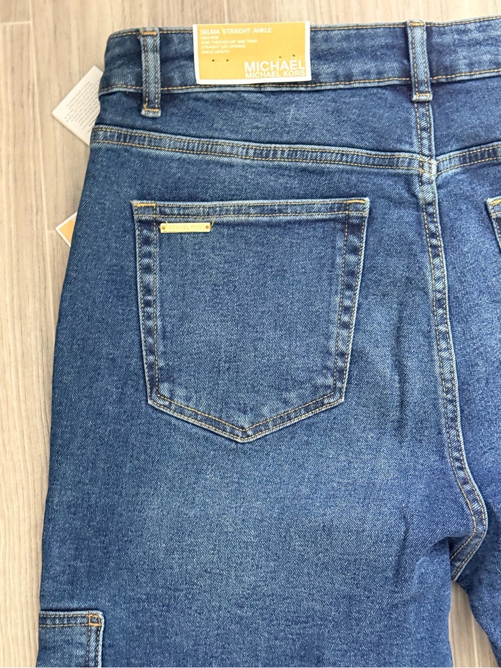 Michael Kors Straight Cropped High Rise Cargo Jeans - Selma - Picture 8 of 11